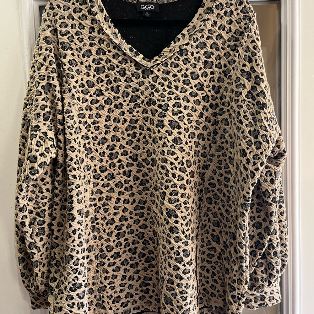 GiGio Animal Print Women's pullover